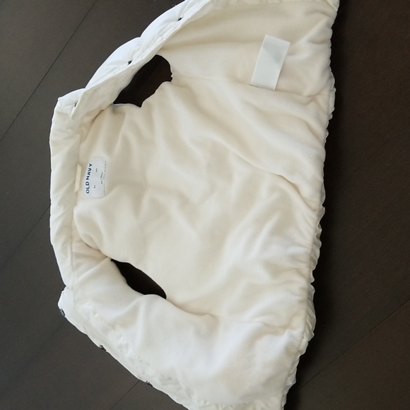 Toddler Old Navy White Puff Vest - Picture 5 of 8